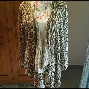 ⬇️SALE! Alberto Makali wool-blend cardigan, EUC